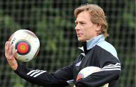 Родился 2 февраля 1969 года в нарве (эстония). Futbol Karpin Menya Otstranyat Pozhiznenno Ot Futbola Esli Nachnu Govorit O Sudejstve Sport Ru