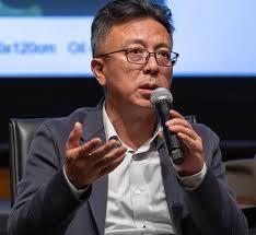 Beijing-based Liu Xiaodong (@liuxiaodongstudio), one of the most prominent  social realist artists of his generation and Princeton University Art  Museum's Sarah Lee Elson, Class of 1984, International Artist-in-Residence,  left impressions across the