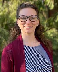 Mary Lopes's Instagram, Twitter & Facebook