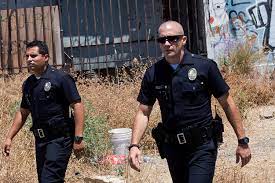 Jake gyllenhaal, michael peña, natalie martinez and others. End Of Watch Blu Ray Amazon De Jake Gyllenhaal Michael Pena Anna Kendrick Frank Grillo America Ferrera Cody Horn David Harbour Shondrella Avery Natalie Martinez David Ayer Jake Gyllenhaal Michael Pena Dvd Blu Ray