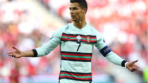 Ronaldo has built a reputation as one of the hardest workers in the game, taking his fitness obsessions to another level in order to push his top playing days well into his late 30s.in a move likely to anger the sponsor, the juventus and portugal forward glanced to the side before moving two glass bottles away from his position and saying drink water to the media while his microphone was. Zgysr Dt9jv3zm