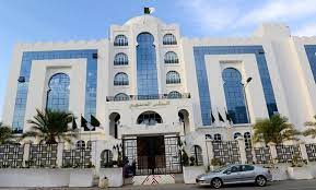 Le conseil constitutionnel en algérie a annulé de facto dimanche l'élection présidentielle prévue le 4 juillet après avoir invalidé les dossiers des deux seuls candidats, préconisant la prolongation du. Presidentielle Les Regles De Fonctionnement Du Conseil Constitutionnel Modifiees