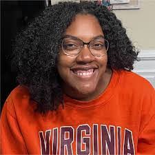 Renee Dries's Instagram, Twitter & Facebook