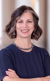 Kelly Deary's Instagram, Twitter & Facebook