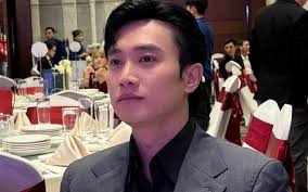 Việt Nam có 1 tổng tài vừa đẹp vừa giàu ngang ngửa Trần Vỹ Đình: Ở biệt thự  7000m2, trẻ mãi không già suốt 15 năm