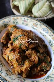 Bila raya, kalau asyik makan lemang, ketupat dan rendang je, boring jugakan? Rendang Ayam Untuk Dimakan Dengan Ketupat Palas Azie Kitchen