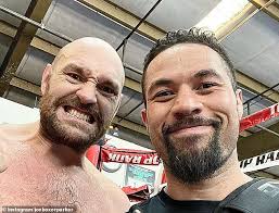 GRAPHIC CONTENT WARNING: See the stomach-churning moment boxing champ  Joseph Parker tears strips of flesh off a freshly caught fish with his  teeth