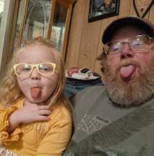 Amish that do upholstery leather work, name and location, PLEASE