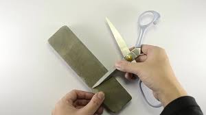 6 what angle do you sharpen scissors? How To Sharpen Scissors With A Knife Sharpener In Easy Steps