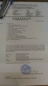 Ada berbagai contoh surat undangan dengan berbagai jenis kegiatan seperti surat undangan rapat, pernikahan, reuni, dan sebagainya. Undangan Peringatan Maulid Nabi Muhammad Saw