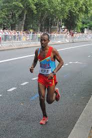Eliud kipchoge of kenya celebrates after winning the gold medal in the men's marathon at the 2020 summer olympics, sunday, aug. Datei London 2012 The Mens Olympic Marathon August 12th 2012 7773738492 Jpg Wikipedia