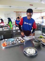 Graduan kolej vokasional berpeluang untuk ke ipta, ipts, dan institut latihan kemahiran awam dan swasta, atau terus ke alam pekerjaan. Facebook