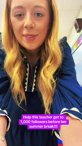 Let’s hear it for the dress girlies around here!!! #teachermorning #ootd