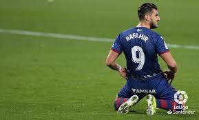 The resurgence of one time nottingham forest loanee rafa mir has taken another surprising step as it has been reported that fc barcelona want to sign him. Rafa Mir Hat Trick Lifts Huesca To First Win Under Pacheta Laliga