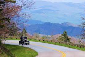 Top 15 Scenic Drives Near Asheville In The Blue Ridge Mountains Smoky Mountains Vacation Great Smoky Mountains National Park Scenic Drive