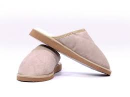 N'attendez plus et faites votre choix parmi toute pour des chaussons durables et chauds, quoi de mieux que le cuir ? Mules Cuir Sable Et Laine Mu12 Chaussons Cuir