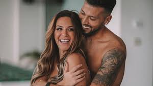 Veja o que andreia leal (andreialeal1906) descobriu no pinterest, a maior coleção de ideias do mundo. Pediram Nos 70 Mil Euros E Garay E Eu Decidimos Que Nao Iamos Comprar Uma Crianca Jogo Da Vida Jornal Record