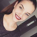 Felicity Mott's Instagram, Twitter & Facebook