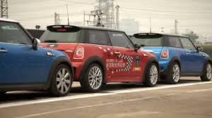 With a few tries, you should be able to get the feel of parallel parking and impress your driving instructor. Mini Cooper Chinese Job Parallel Parking Guinness World Record Video Evo