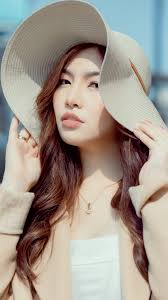 City Vibe. Clarissa by Hyson Hilario Photography Hair & Make-Up by Allyson  Azarraga