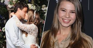 Bindi irwin has been married for almost one month, and she's still basking in the joy of her wedding day. Bindi Irwin Got Married Just Hours Before Australian Quarantine Began Unilad