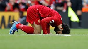 صلاح يبدع في الترويض، يبهر في التسديد.النتيجة هدف رائع لليفربول في مرمى نيوكاسل#ليفربول_نيوكاسل #الدوري_الإكليزي_الممتاز pic.twitter.com/6ul6nhgfky. Le360 Sport Ø¨Ø§Ù„ÙÙŠØ¯ÙŠÙˆ Ù‡Ø¯Ù Ù…Ø­Ù…Ø¯ ØµÙ„Ø§Ø­ ÙÙŠ Ù…Ø¨Ø§Ø±Ø§Ø© Ù„ÙŠÙØ±Ø¨ÙˆÙ„ Ø¶Ø¯ Ø¨ÙˆØ±Ù†Ù…ÙˆØ«