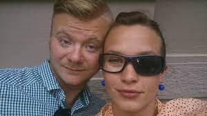Už rozebírají maminky na webu emimino. Pritel Leichtove Kankovsky Prozradil Co Ma S Ocima Blesk Cz