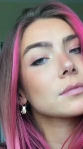 bored in the q and i’m in the q bored 🙃 #fyp #foryoupage #foryou #makeup  #college #xyzbca #pinkhair