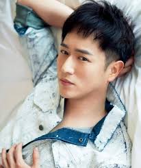 Trần Kiện Phong: Hoàng đế đẹp trai nhất màn ảnh giờ xuống sắc đáng tiếc