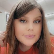 Kayla Boswell's Instagram, Twitter & Facebook