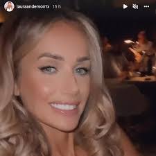 Laura Dane's Instagram, Twitter & Facebook