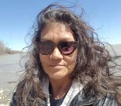 Lana Sinclair's Instagram, Twitter & Facebook