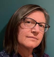 Meet Robin Welsh our new Growing Voices conductor! Robin will be conducting  our Tuesday group of Growing Voices, and we are so excited to have her join  our OC family! Read her