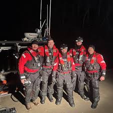 Time to meet our new Company Officers and Chiefs! Say hello to Lt. Kyle  Maxey from Rustburg, Virginia. Maxey has served in the @uscg for 15 years!  👋 His favorite Coast Guard