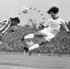 Wie der fc bayern münchen als sein langjähriger verein mitteilte. Gerd Muller Der Bomber Der Nation Eine Rekordkarriere Bilder Fotos Welt