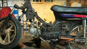 Yang pertama itu jelas bahan motornya murah mas. Grand Max Hasil Kawin Silang Astrea Grand Dan Nmax