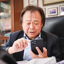 阿堅再次聲明，阿堅只有此官方臉書粉絲專頁、個人臉書帳號與Line官方帳號，其他社交平台以及中國平台的社群網站王世堅帳號均非本人，均屬冒用。  阿堅歡迎每一位中國網友來阿堅臉書享受台灣的言論自由，但若是要幫阿堅在中國平台社群網站經營粉絲頁大可不必！