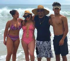 He was born on 6 september, 2001. Julian Newman Age Net Worth Height College Girlfriend 2021 World Celebs Com