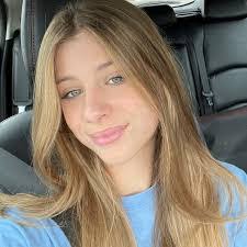 Katie Winfield's Instagram, Twitter & Facebook