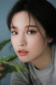 Kết quả hình ảnh cho HÌNH ẢNH CÔ GÁI XÀI KEM ĐẸP