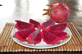 Buah naga mengandung kadar vitamin a yang sangat tinggi. Jangan Ragu Lagi Untuk Mengenalkannya Sebagai Makanan Padat Pertama Karena Manfaat Buah Naga Untuk Bayi Salah Satunya Sebagai Sumber Zat Besi Yang Baik Semua Halaman Intisari