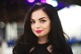 Cris Rose's Instagram, Twitter & Facebook