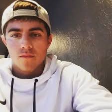 Aron Chavez (@chaveza03)