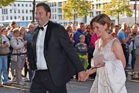 Gerhard schröder is on facebook. Gerhardt Schroder Soyeon Kim Feiern Hochzeit Mit Klaus Meine Kinderschutzengel Gala