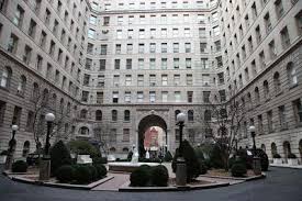 The Apthorp A Full Block Square The Address Was 390 West End Ave The Actual Entrance Was 2211 Broadway Luxury Apartments Nyc Apartment Architecture