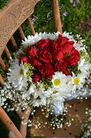 Bridal bouquet with calla lilies & red roses. Bouquet Chic Flowers Red Rose Bouquet Flower Bouquet Wedding Flowers Bouquet Gift
