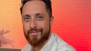 Eric Matos's Instagram, Twitter & Facebook