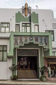 It Didn T Take Long For Us To Understand How Napier New Zealand Became Known As The Art Deco Cap Art Deco Buildings New Zealand Architecture Napier New Zealand