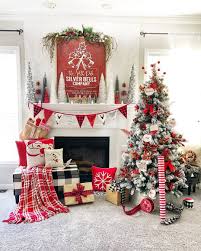 This Christmas Decor Setup Is Just Amazing A Classic Color Scheme With Just About Ev Christmas Fireplace Decor Christmas Fireplace Farmhouse Christmas Decor
