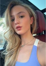 Savannah Daniels's Instagram, Twitter & Facebook